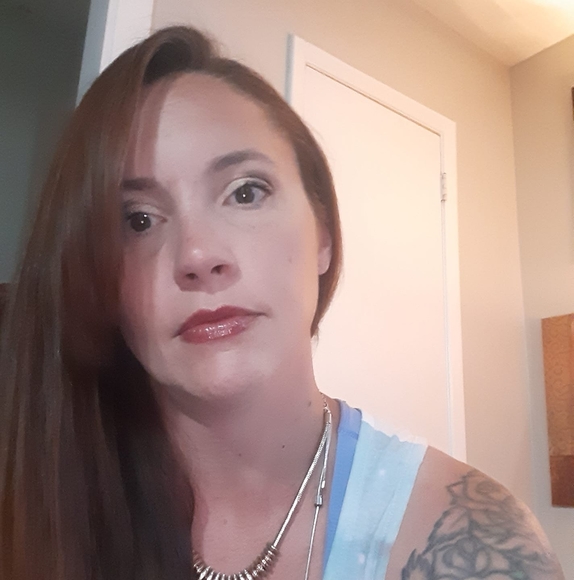 Meet your Posher, Jennifer - Picture 1 of 1